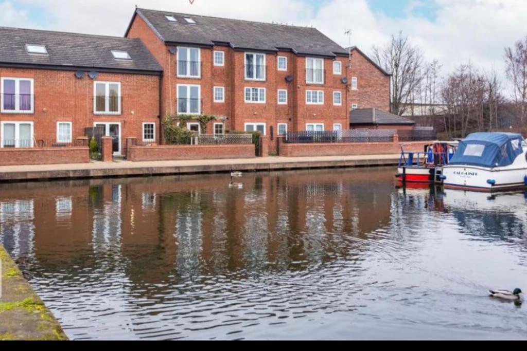 Waterside Mufc & Trafford Centre Townhouse 4 Bedroom Free Parking Манчестер Екстер'єр фото